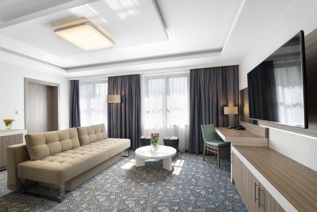 โกลเดน ทิวลิป คราคูฟ กาซิเมียร์ซ Hotel ภายนอก รูปภาพ